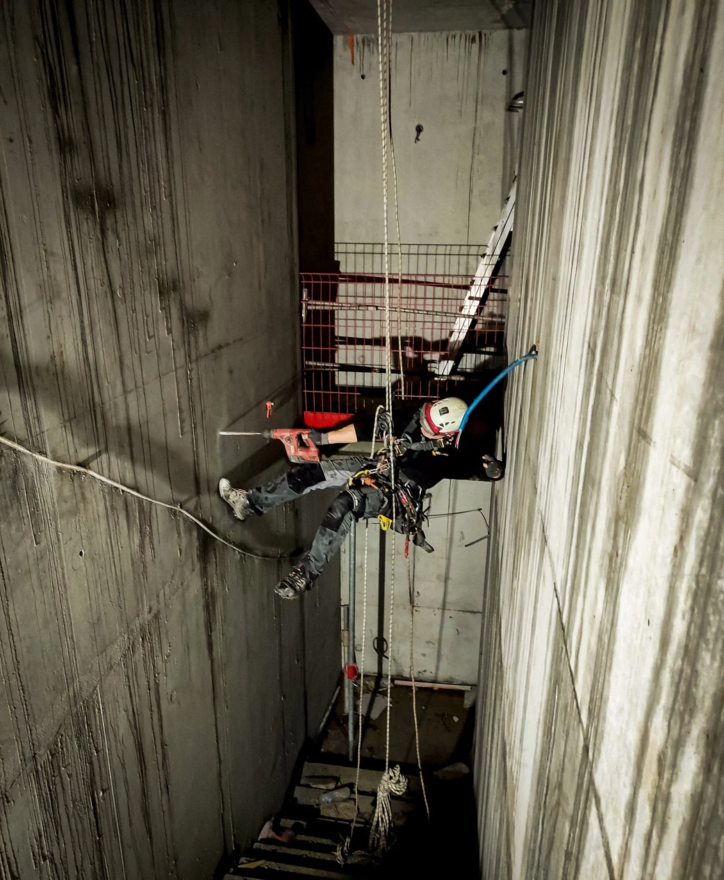 Intervention de cordistes MS Access pour intervention d’urgence maîtrisée chez GTM à Bordeaux (bâtiment) – 2